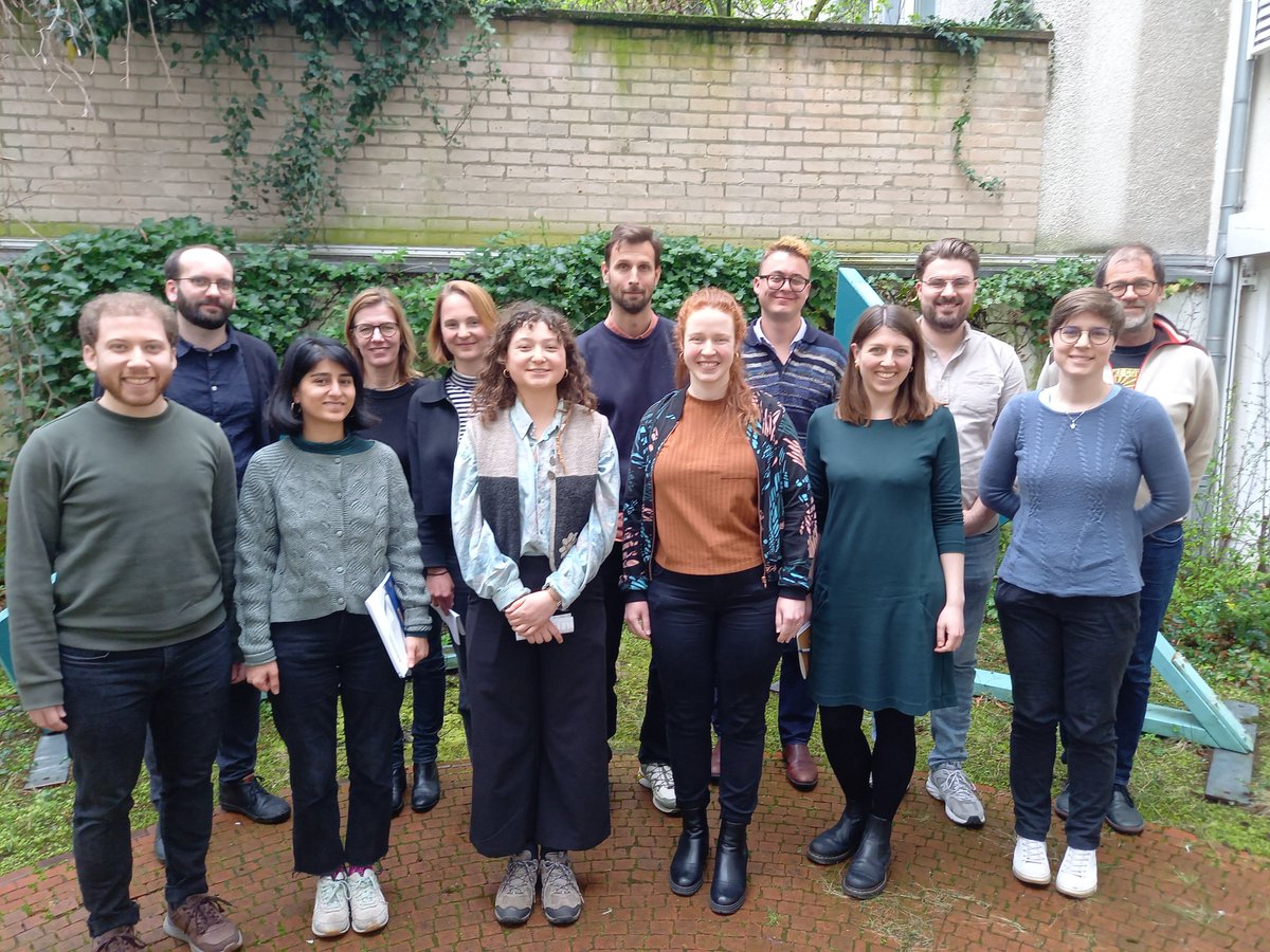 About half of the new members of our Collaborative Research Center 'Production of Migration' (#SFB1604 #CRC1604) have already arrived @UniOsnabrueck. They had their first meeting yesterday. A warm welcome to everyone! More information about the CRC: buff.ly/3TCwrVW