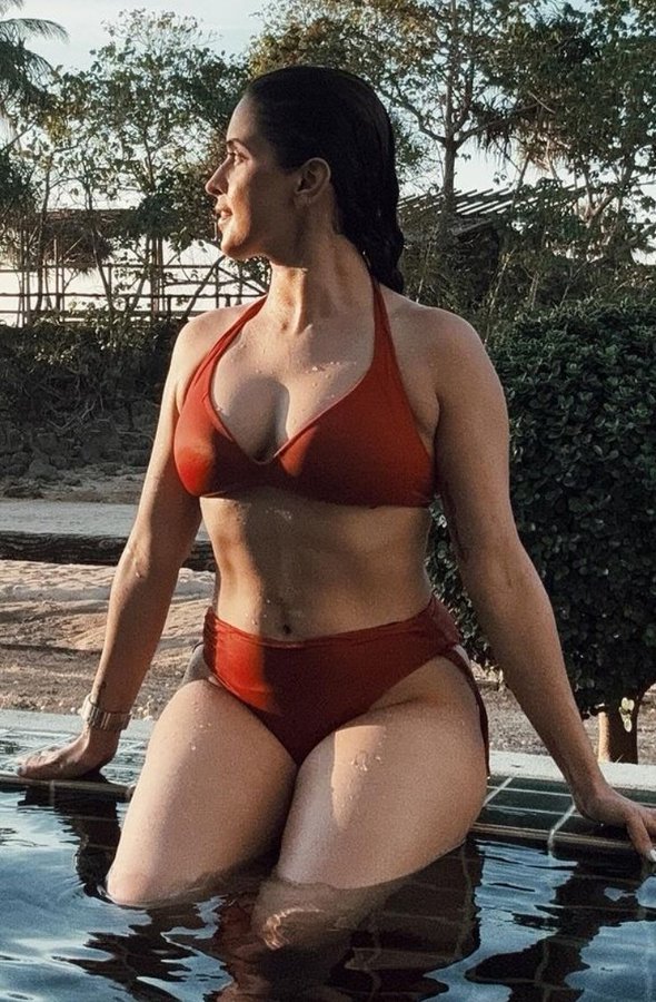 GKTRw7NbEAAqTrn?format=jpg&name=900x900