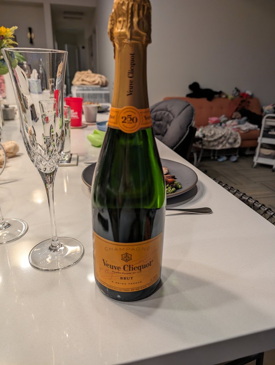 Marie Heffern tweet media