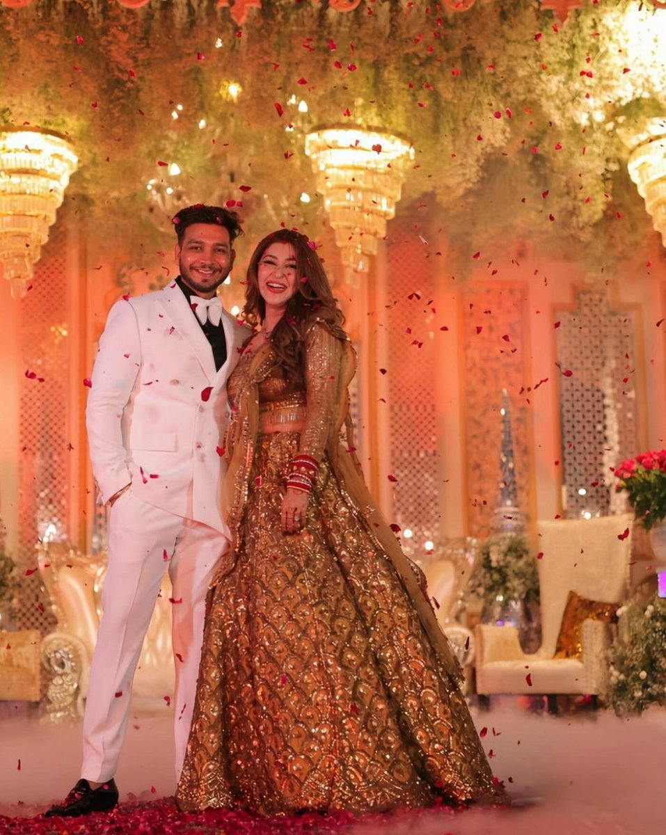 spicyswetty's tweet photo. Cant get over these stunning pics 🧿💟🧿💟🧿💟🥺 
...
......
That's Mr nd Mrs for u from their grand Wedding Reception Haryana 💛❤💛❤💛 @Sonarikan_FC @BSonarika @tinasinster #Sonarikabhadoria https://t.co/ApQ8WzEEmG