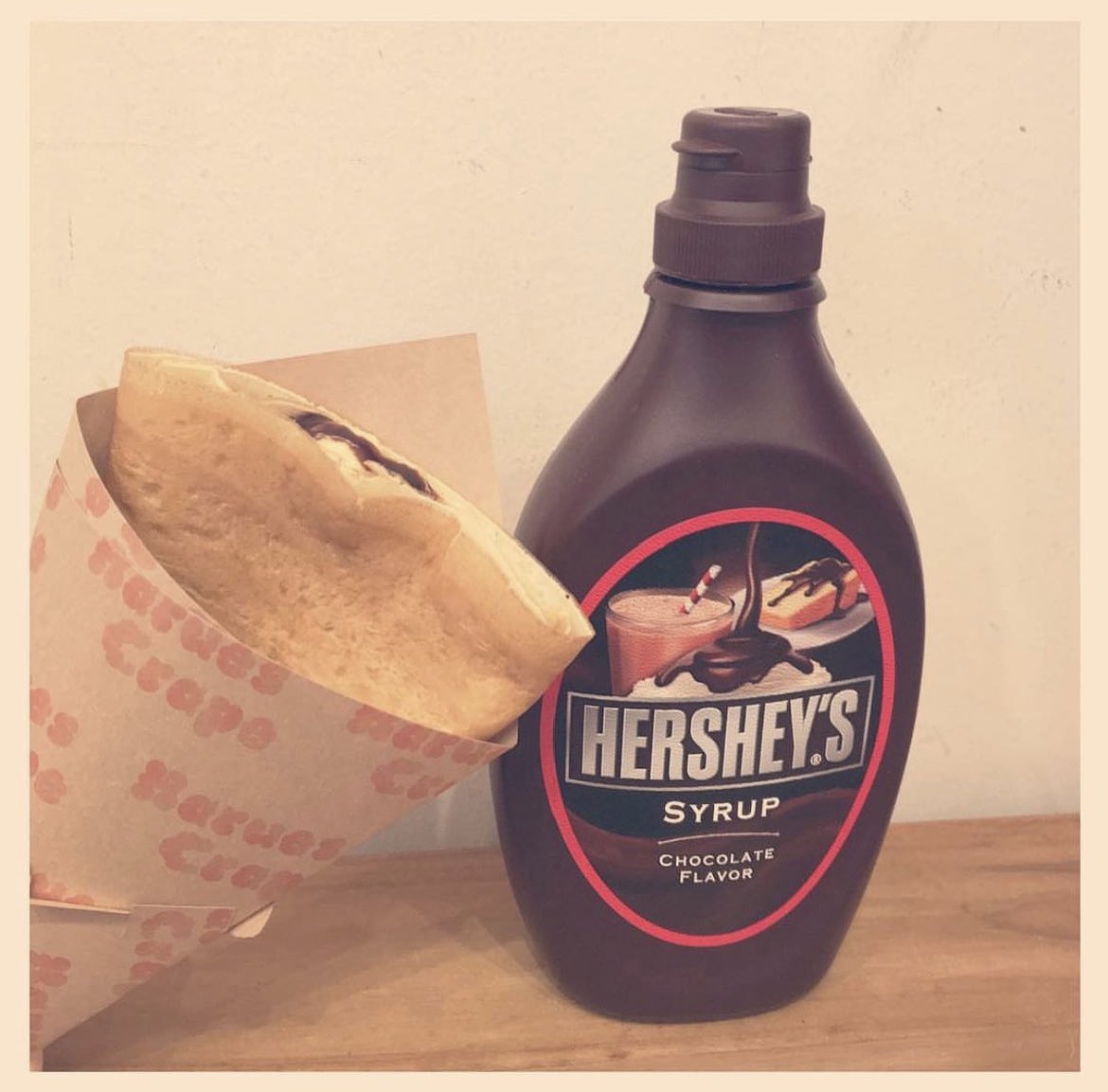 HaruesCrape's tweet photo. .
.
チョコ&amp;クリームチーズクレープ🍫
.
.
.
.
#三茶 #クレープ #茶沢通り 
#三軒茶屋 #HaruesCrapeopen
#HaruesCrape
#チョコクリームチーズ
#チョコチーズ
#クリームチーズクレープ
#売り切れ次第close https://t.co/PcHRn2rvGj