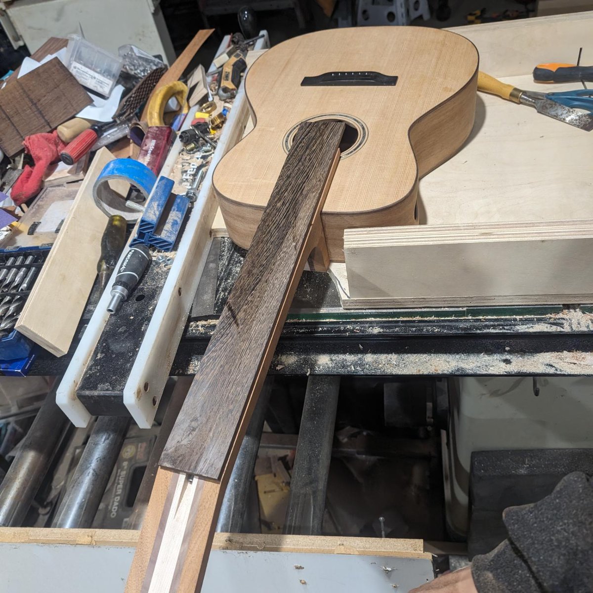 80% done
#veterans #smallbusiness
#luthier #guitar #handmade #luthiery #music #guitarporn #woodworking  #guitars #guitarmaker #electricguitar #luthieria #customguitar #guitarsofinstagram #guitarplayer  #customguitars #guitarbuilder #handmadeguitar #guitarrepair #guitartech