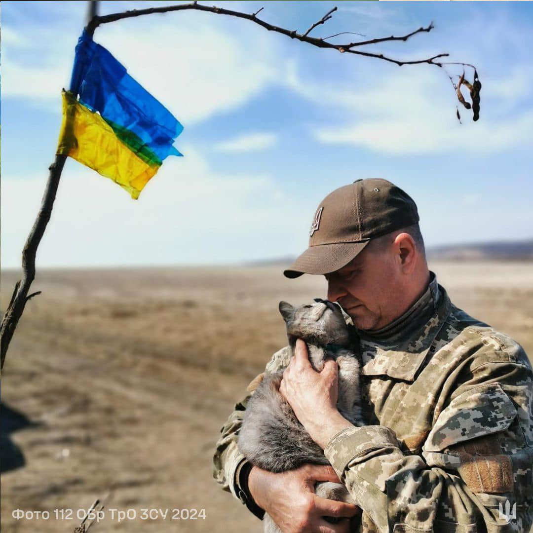 Love your furry friends and support Ukraine. 📷: 112th @TDF_UA Brigade