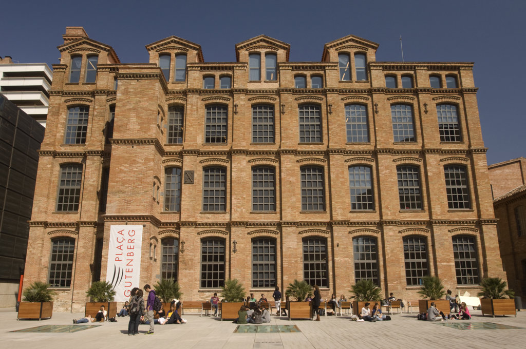Don't miss out! April 12 join for the workshop on Place Brand Experience: International Research Advancements. Register here📢 👉 bit.ly/3PNfKWS

#UPFCommResearch #PlaceBranding