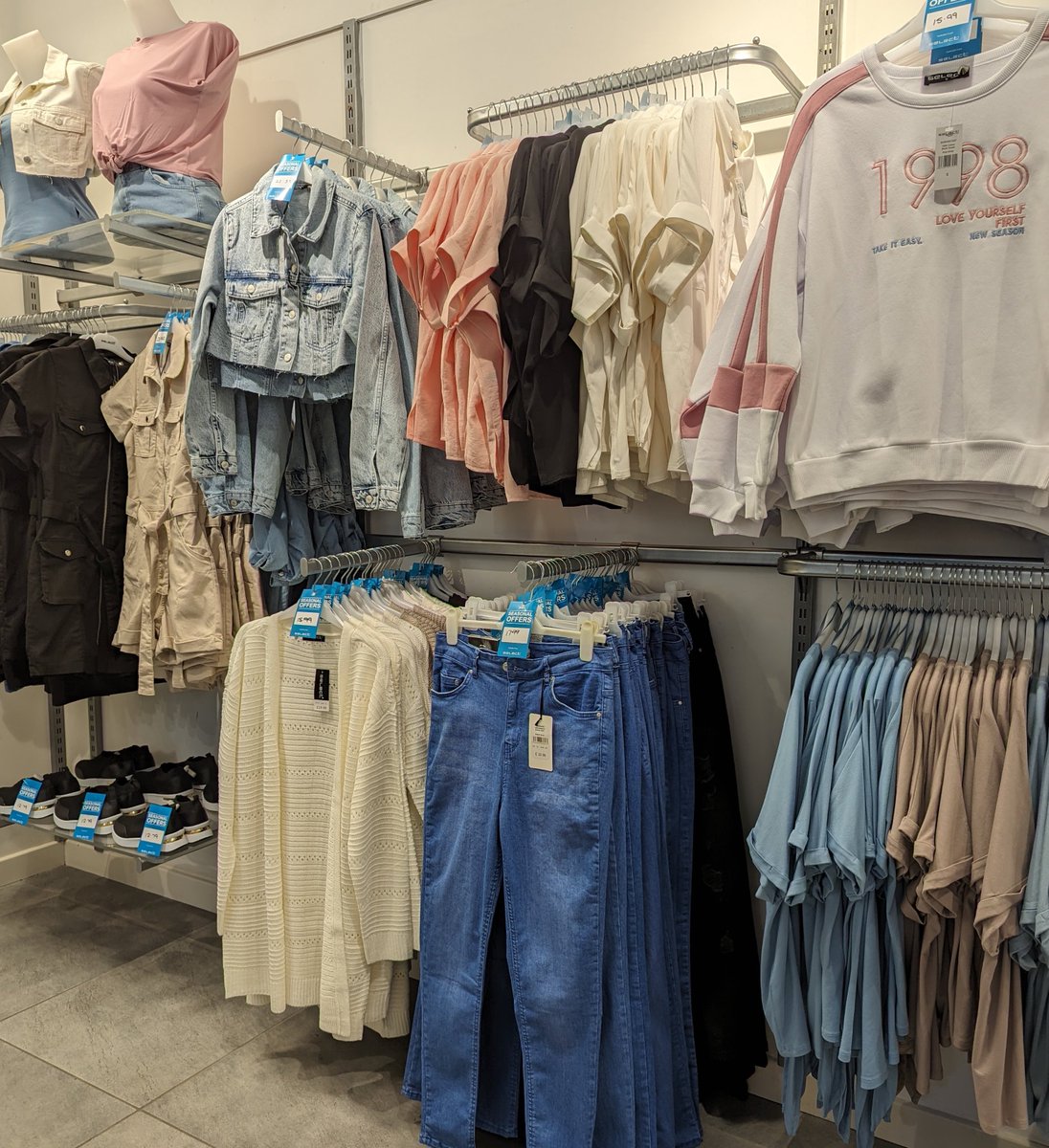 AlhambraCentre's tweet image. Neutrals, pastels and everyday basics are a must in any Spring wardrobe 🤩 Get all you need for the season ahead at @selectfashion in the Alhambra!

#SlayInSelect #SelectStyle #NewSeason #Style #InstaFashion