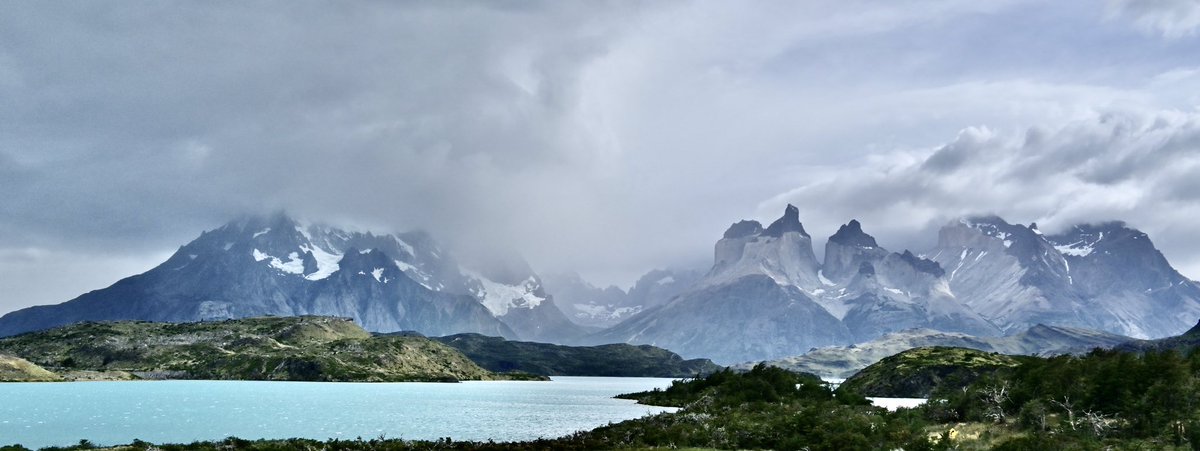 Torres del Paine National Park (Parque Nacional Torres del Paine) encompassing mountains, glaciers, lakes, and rivers in southern Chilean Patagonia. @PanoPhotos @ThePhotoHour @chiletravel #Chile #Chili #Patagonia #Patagonië #Chiletravel #Chilireizen #Nikon #NikonZ @