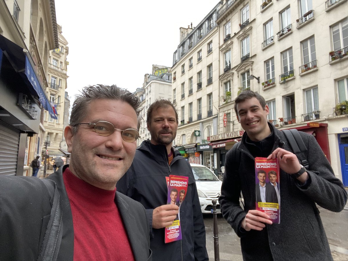 Malgré la pluie, nous étions ce matin devant l’école Faubourg Saint-Denis pour présenter la liste de @L_Deffontaines pour les élections européennes le #9juin ! Reprenons la main le 9 juin pour changer cette Europe !