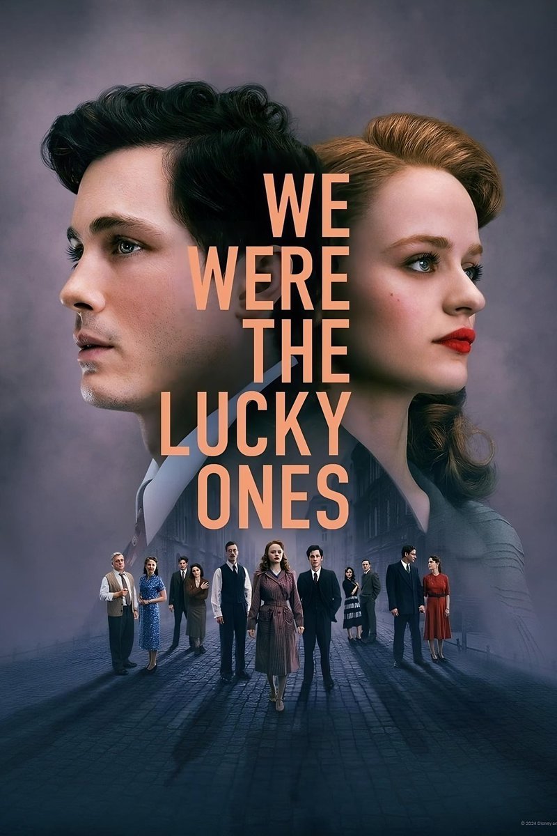 #synctime - Découvrez la nouvelle série « We Were The Lucky Ones ». 
La série est inspirée de l’incroyable histoire vraie d’une famille juive séparée au début de la Seconde Guerre mondiale. 
Avec « Voulez-vous Madame » (Pierre Le Buzulier &amp; Charles Borel-Clerc) 🎶
<a href="/peermusic/">peermusic</a>