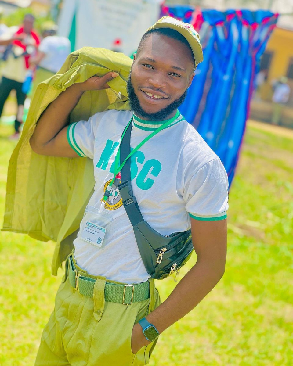 OjuriyeA's tweet image. From Day 1 to Day Today
I've come a long way! Grateful for the memories and growth.
#NYSCJourney. Throwing it back to when I first donned the NYSC uniform. It's been an incredible ride! #FirstDayFeels
