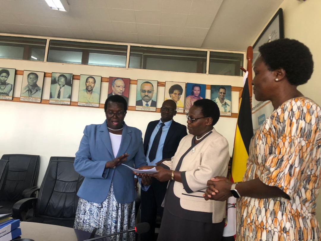 #Handover: This morning, the new Commissioner for Gov’t Secondary Education, Mrs. Juliet Muzoora; has officially received the mantle of duty witnessed by Ms. Ketty Lamaro - Permanent Secretary @Educ_SportsUg. Mrs. Muzoora is the former Headteacher for Bweranyangi Girls’ S. S.