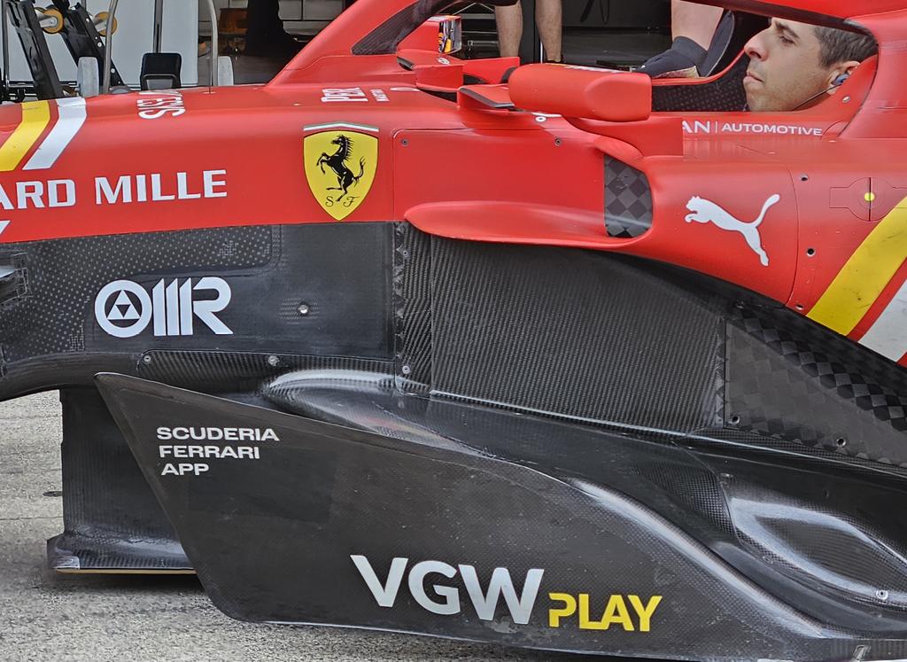 AlbertFabrega's tweet photo. El Ferrari en Suzuka 
#f1 #JapaneseGP https://t.co/M12aGbGeRf