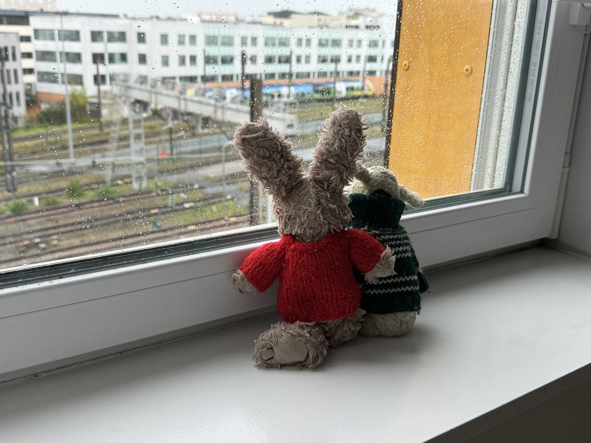 Mr_Rabbit_1's tweet photo. #trainspotters https://t.co/Km3pDqECSP