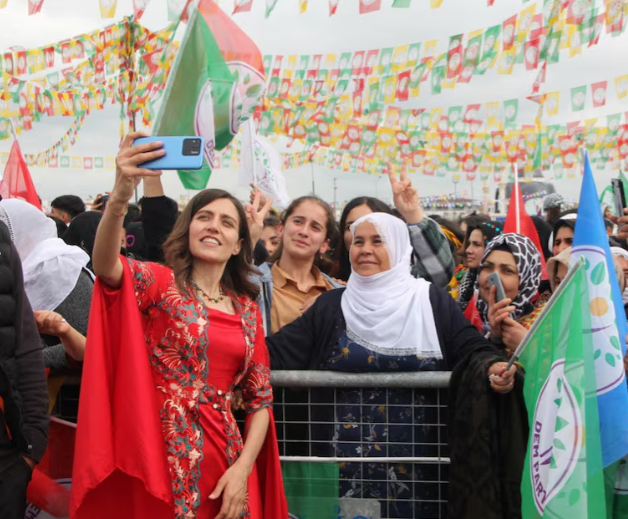 Turkey's new wave of female mayors: 'The last thing they wanted was to lose to a young woman. That makes me incredibly proud..' reuters.com/world/middle-e… by @burcuas