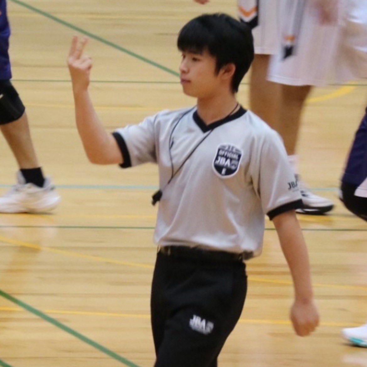 #18  げんき(新2回生)
学部:教育
出身:香川
ポジション:SG?
一言:良い先輩になります！

げんげんって呼ばれてます✏️公式審判もしてます⛹️‍♂️
たまーに部員からはあかちゃん👶🏻🍼って呼ばれてますが、理由は知りません😸
友達がたくさんいます✌🏻 ̖́-
 #香川大学男子バスケットボール部  #春から香川大学