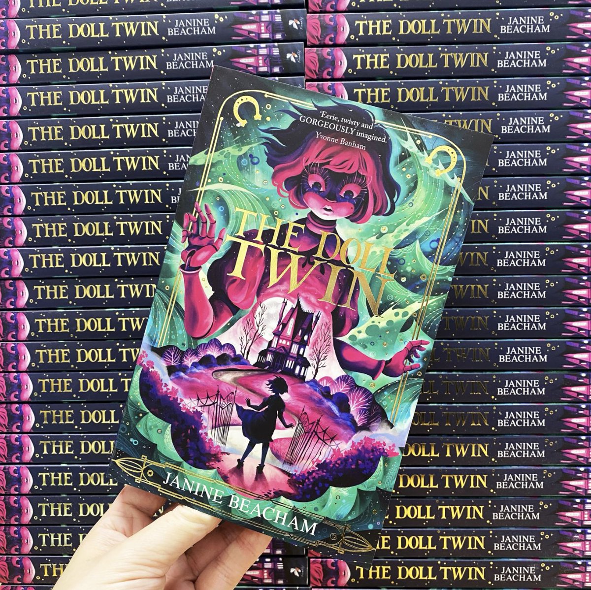 ✨ OUT NOW ✨ Una Wexford is thrilled to be adopted after WWl, but an eerie secret lurks in her new home... Happy publication day to The Doll Twin, a deliciously creepy MG novel written by Janine Beacham with a gorgeous cover by Nathan Collins Lands in bookshops today!