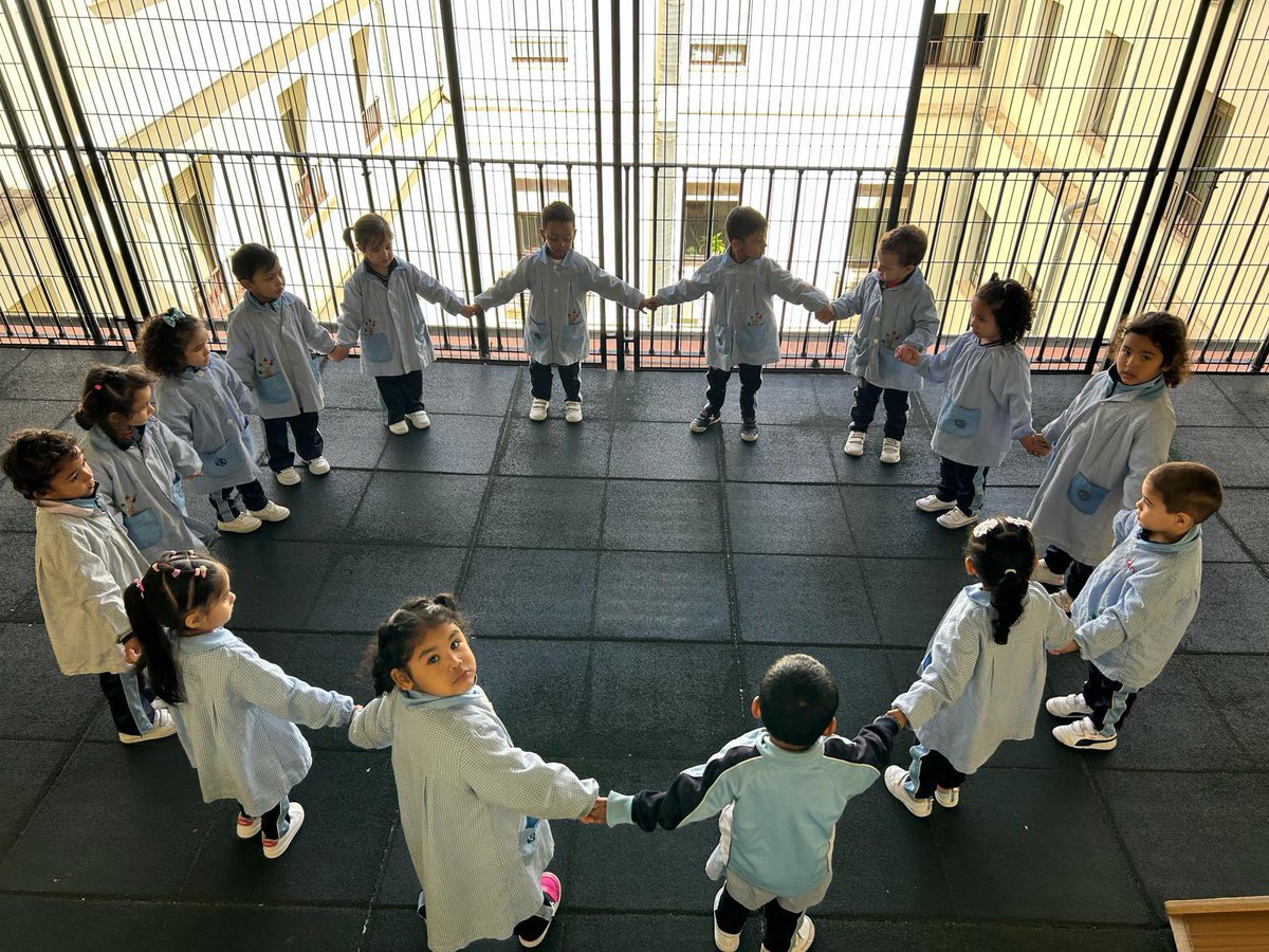 csanalfonso's tweet photo. Experimentamos con nuestros sentidos y reconocemos emociones🌊❤️. Escuchamos nuestro interior y sentimos la música 🎵.
#Infantil3
#programaTEI
#ColegiosHHCC
#EducaciónVicenciana https://t.co/2xrWMWL7Yq
