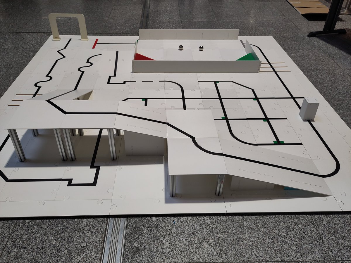 Présent pour la 2e fois à la RoboCup Junior avec une équipe de 3 élèves du <a href="/ClgSimoneVeil/">Collège Simone Veil</a>  de Pontoise. #robocupjunior