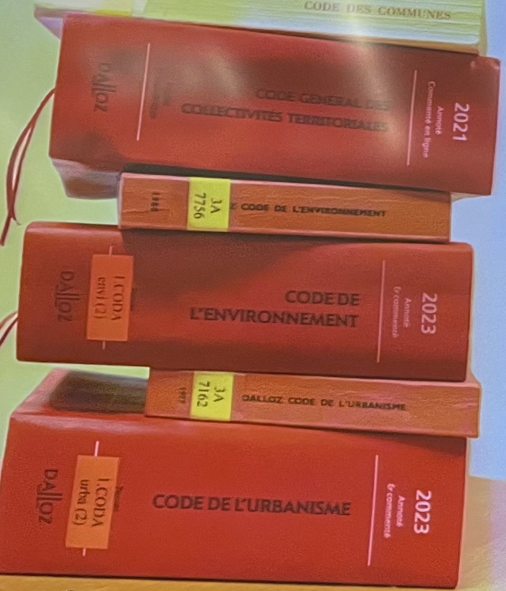 Les codes de l’urbanisme, de l’environnement et des collectivités en 2023 et 1977. Révélateur ! @gerard_larcher ouvre les “Rendez-vous de la simplification” en présence de @GabrielAttal. Une initiative de @FrancoiseGatel et @remypointereau pour la Délégation aux Collectivités.