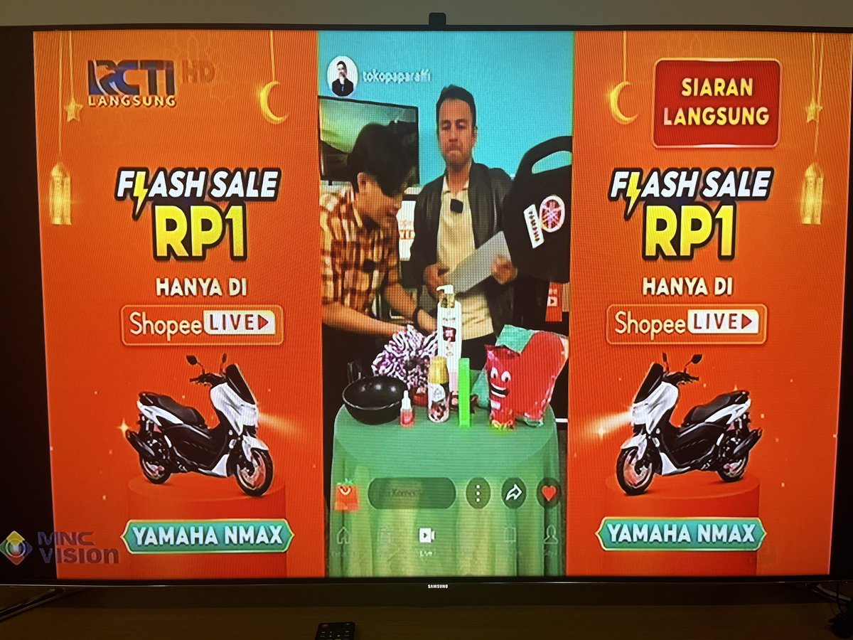 Panggilvee's tweet photo. gak pernah lupa nonton, kalo ada shopee live apalagi ada  #AgyaCumaRp1diShopeeLIVE dan honda pcx rp 1 loh ges, gasken lah lanjut nonton shopee live bareng aa raffi, udah pasti seru nih big ramadhan sale  https://t.co/zbiMwuAHHb https://t.co/OAbRE06nMZ