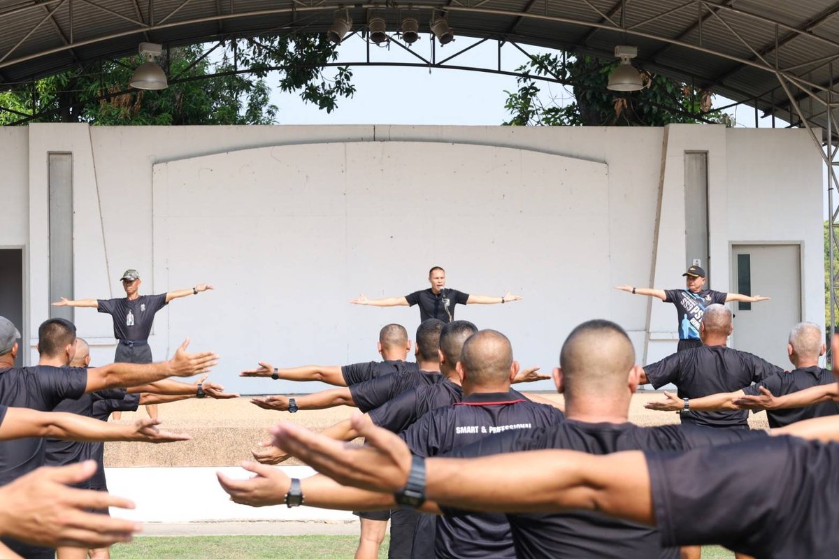 Thaipsyop1's tweet photo. เป้าหมายมีไว้พุ่งชน🎯
🏃พัน.ปจว.จัดกิจกรรมวิ่งตัวเปล่าระยะทาง 10 กม. เสริมสร้างกำลังพลให้มีสุขภาพร่างกายแข็งแรง 💪 ตามนโยบายฯ เส้นชัย ไม่ได้วิ่งเข้ามาหาเรา เราต่างหากต้องวิ่งเข้าหามัน 🏃🏃♀️💨
#วิ่ง #Smart_SOF #กองทัพบก https://t.co/UCeNSWLGNb