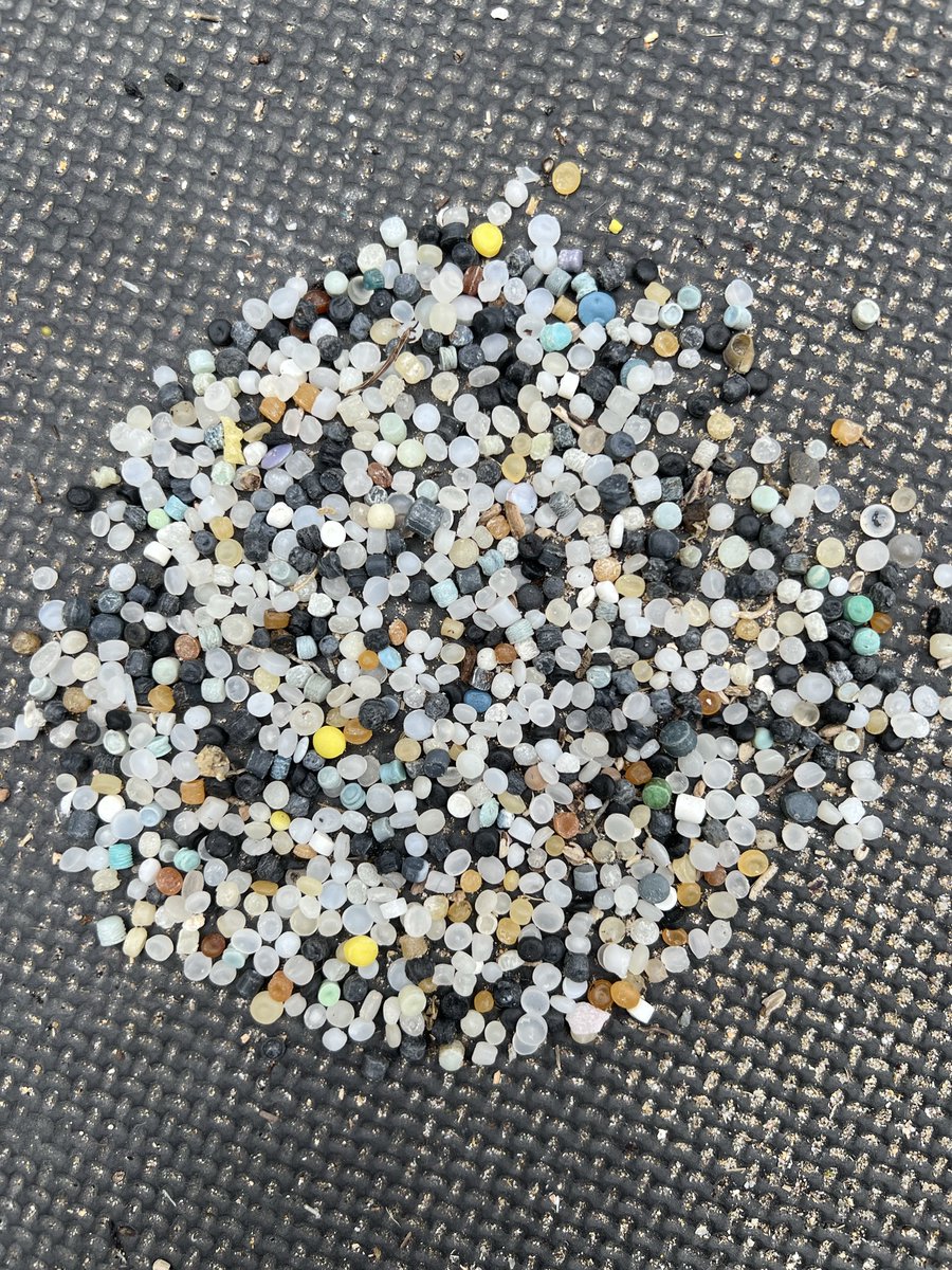 inkydeep's tweet photo. On the inkydeep blog: 

Beach Cleans and Removing microplastics from the beach - https://t.co/KNJlVzKYtY
. https://t.co/aJBUAxZIHK