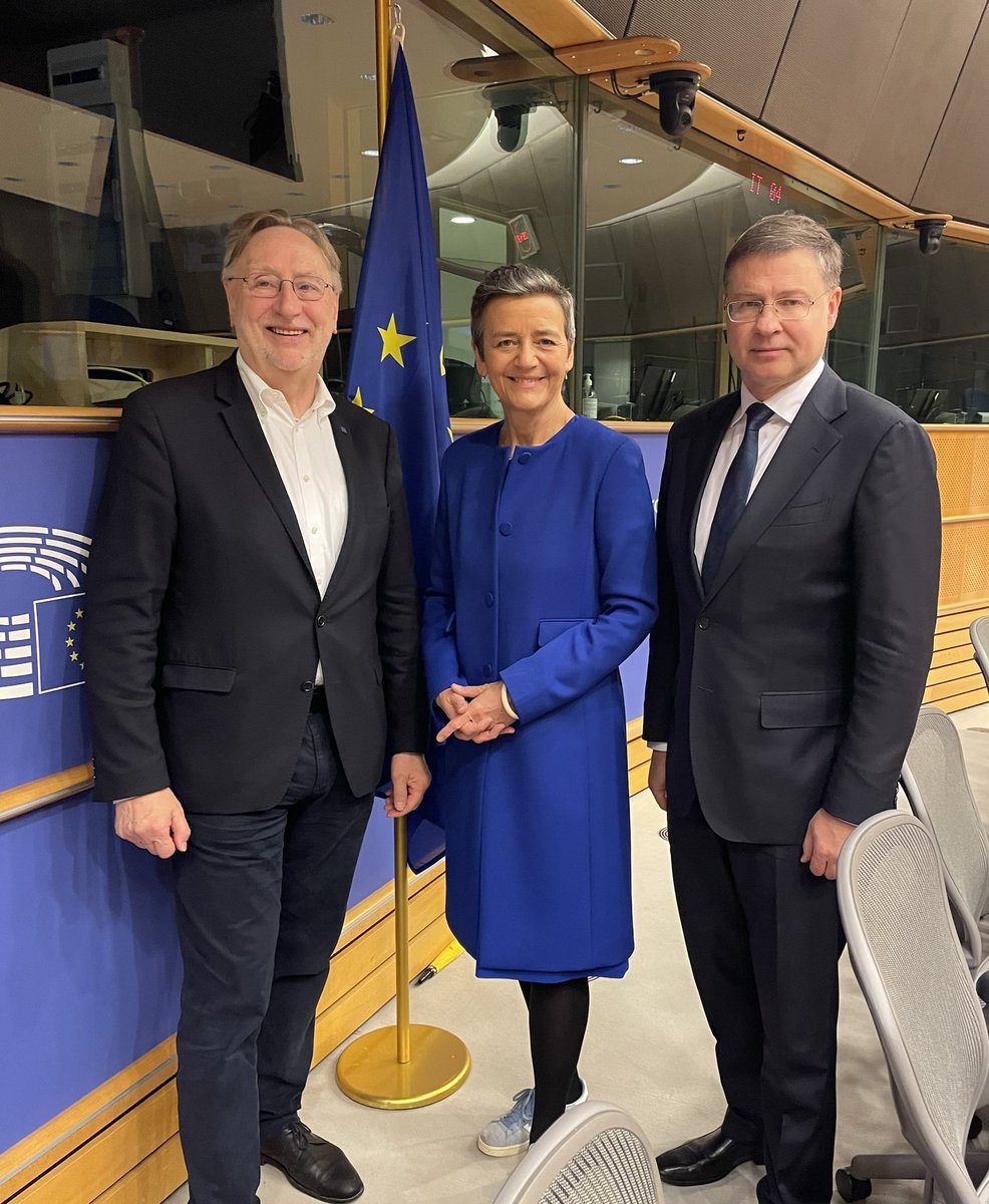 Last briefing ahead of #TTC with @vestager and @VDombrovskis in @EP_Trade in this legislative term. Thank you both for the constructive and trustful cooperation👍🙏