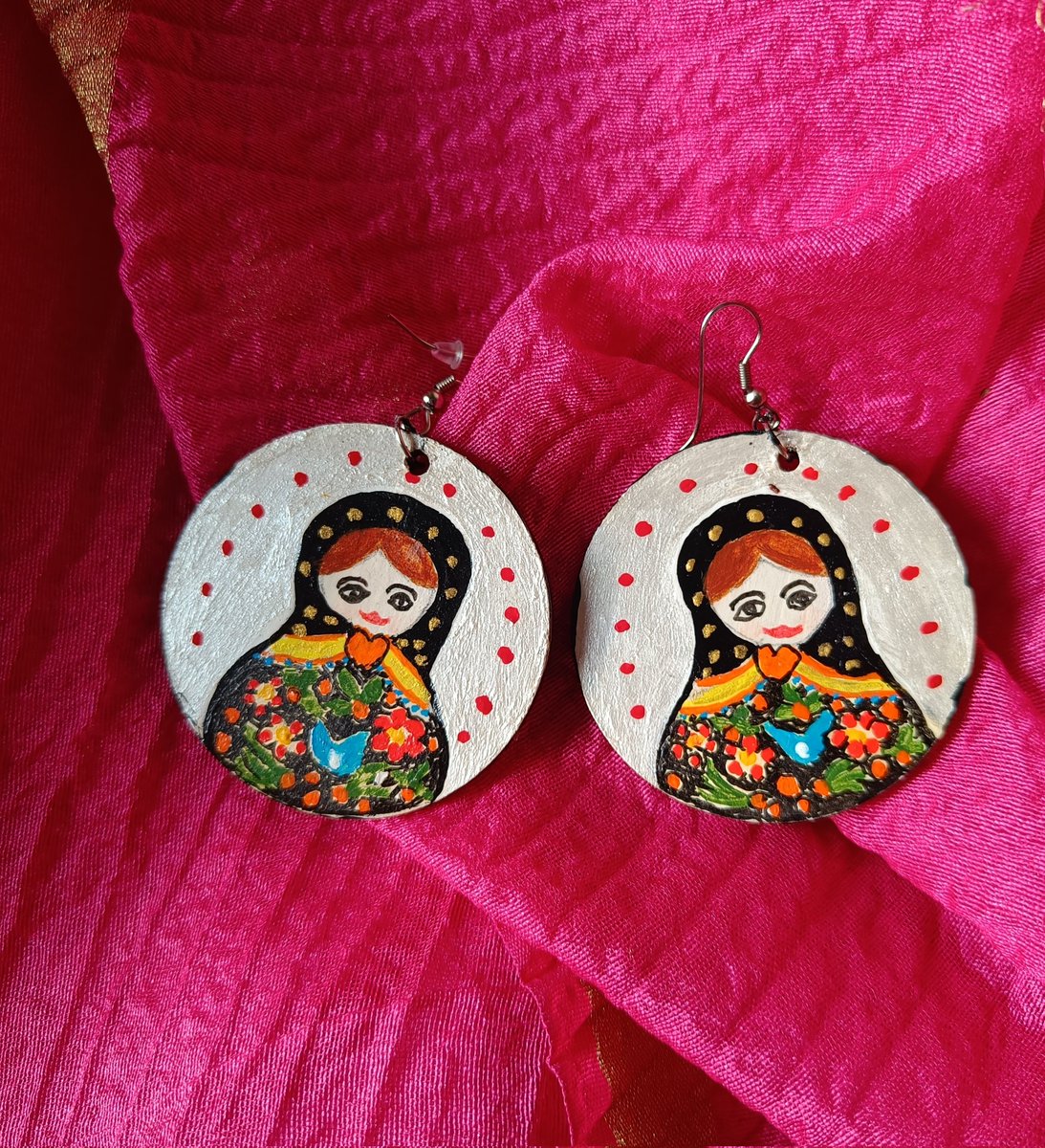 tikulli's tweet image. The handpainted earring collection.1. Van Gogh inspired 2 Tikuli Art 3 Russian Matryoshka 4 Nordic Folk Bird. DM for prices. Look up more on my #Instagram &amp;amp; #PinnedThread. #ArtbyTee #earrings #handmadejewelry #giftidea #handpainted #jewelryaddict #artforsale #fashion #Accessories