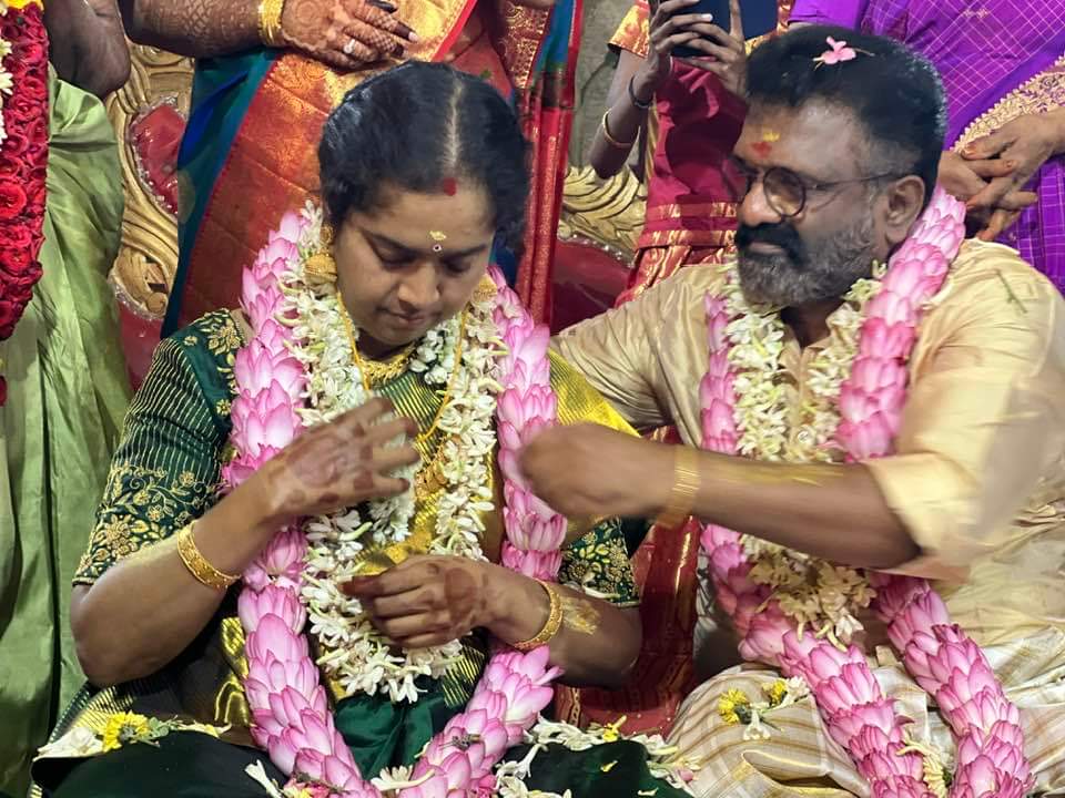Wishing a very happy anniversary to a great boss and his first lady!! Here's to many more years of happiness to both of you and I pray that God's blessings always stays with you🙏 Once again, Happy Anniversary, @TSivaAmma sir.💐❤️