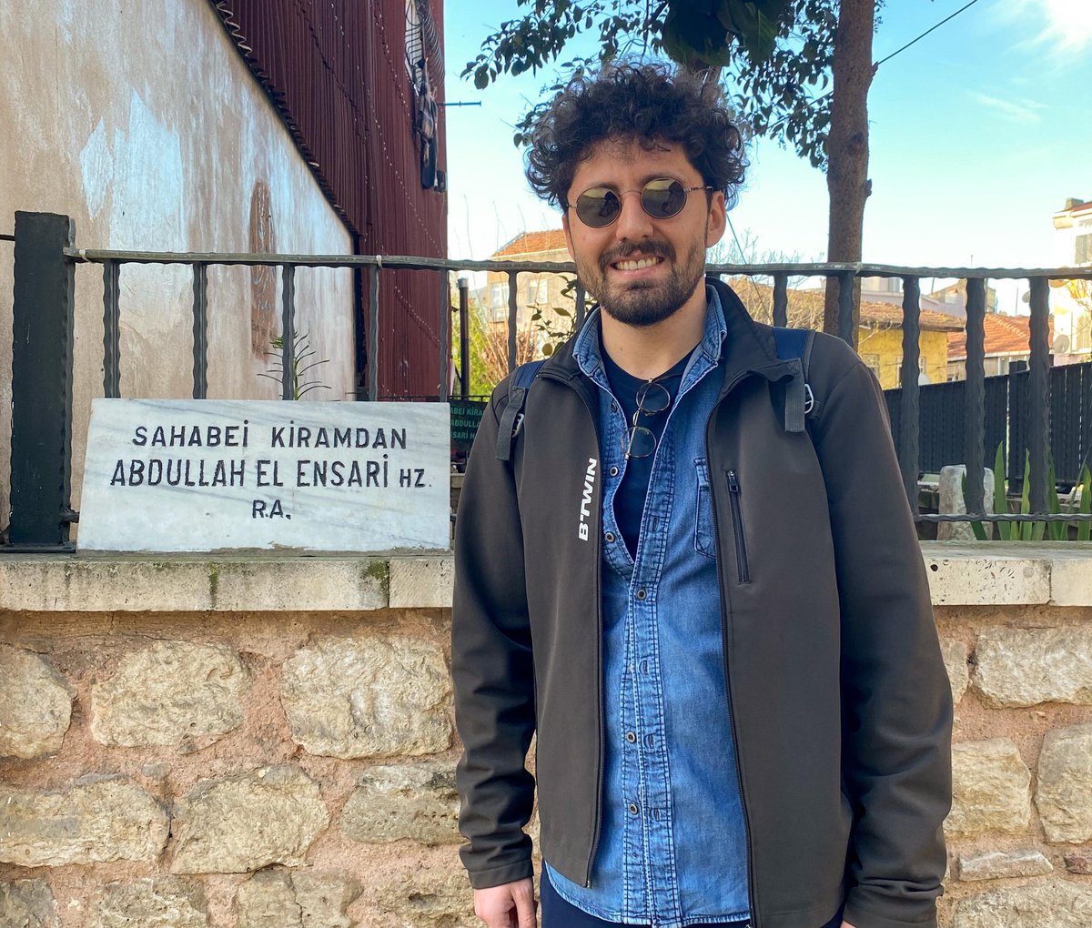 Abdullah Efendi'yi aldım, Kadıköy'e geçiyorum. Üsküdarlı Cüce Rıfkı Efendi'yi alıp gelirsiniz di mi? 😊 <a href="/tolgaiskit/">tolgaiskit</a> 
Nizam mı keşmekeş mi?