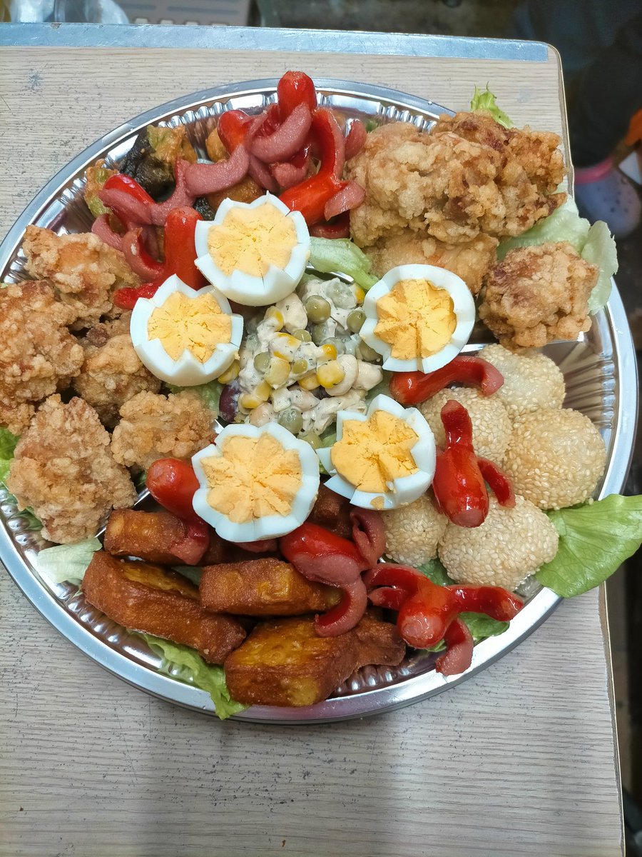 You_kitchen_'s tweet photo. 今日も元気に営業中〜!🤗
暫くの間の投稿が滞りまして申し訳ありませんでした。🙇
本日、オードブル注文頂きました😊
タコさんウインナー🐙多めの注文です✨
こちらは一皿1800円です😋
皆さんも、お花見シーズンですのでどうぞご利用くださいませ🙇 https://t.co/K8fICyV8F7