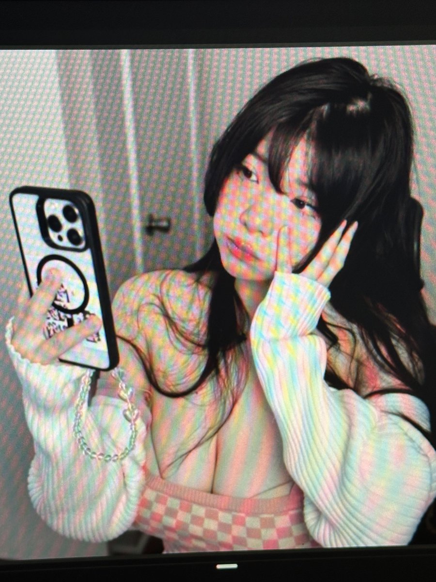 anika :3 tweet media