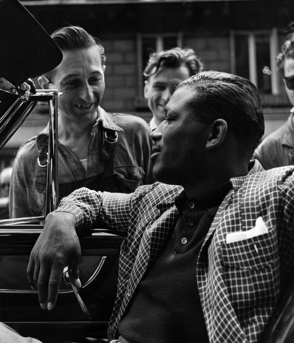 ArtRabbit's tweet photo. Must-See Exhibitions Across the UK: Bert Hardy at @TPGallery 

Get to know London-born press photographer &amp; documentarian Bert Hardy, who captured the life  of people across the UK &amp; in post-war Europe, in this extensive survey show.

Full feature here: https://t.co/iOUJ3Ro2U5 https://t.co/aRK253pEOw