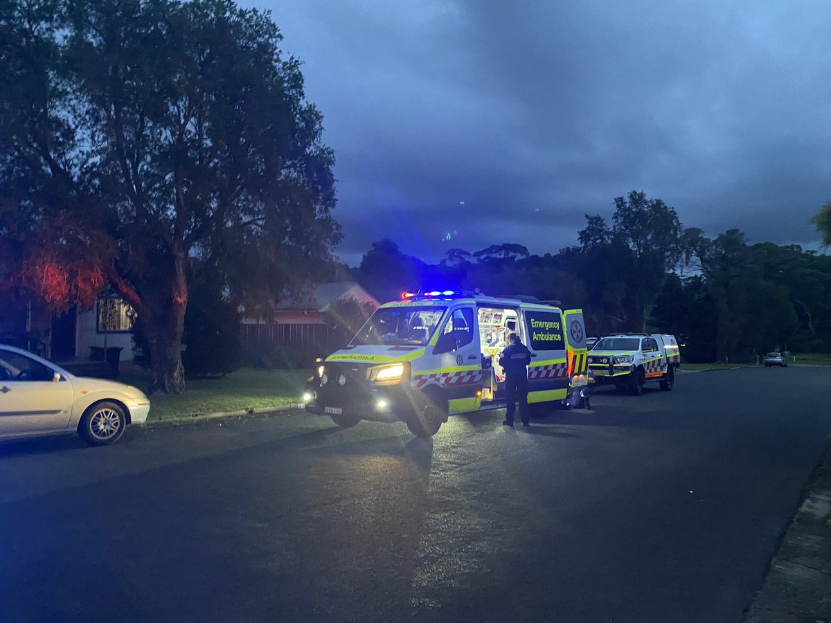 NewzStringer's tweet image. Man stabbed multiple times. 

Emergency services were called to McDonald Av, Nowra around 6:45 pm and found him in the back seat of a car - police are speaking with another male at the scene. #winnews