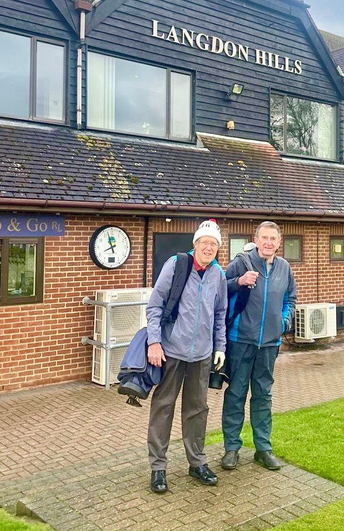 Our unstoppable duo, Reg Farrow at 83 and Peter Ennew at 88, are on a mission to conquer the golf course today, happily carrying their clubs to help to contribute to protecting the course. Well done gents!! 🏌️😃👏