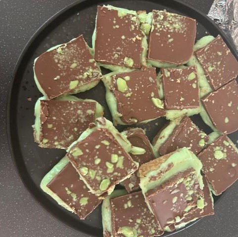 commonthreadltd's tweet photo. It's not Easter at Common Thread without a Bake Off!

Here are the winners from our Easter Bake Off for our houses. There were so many delicious treats to sample 😋 🍰 Swipe through to see the mouth-watering creations!

Well done to everyone who took part! https://t.co/0SoL5efWLv