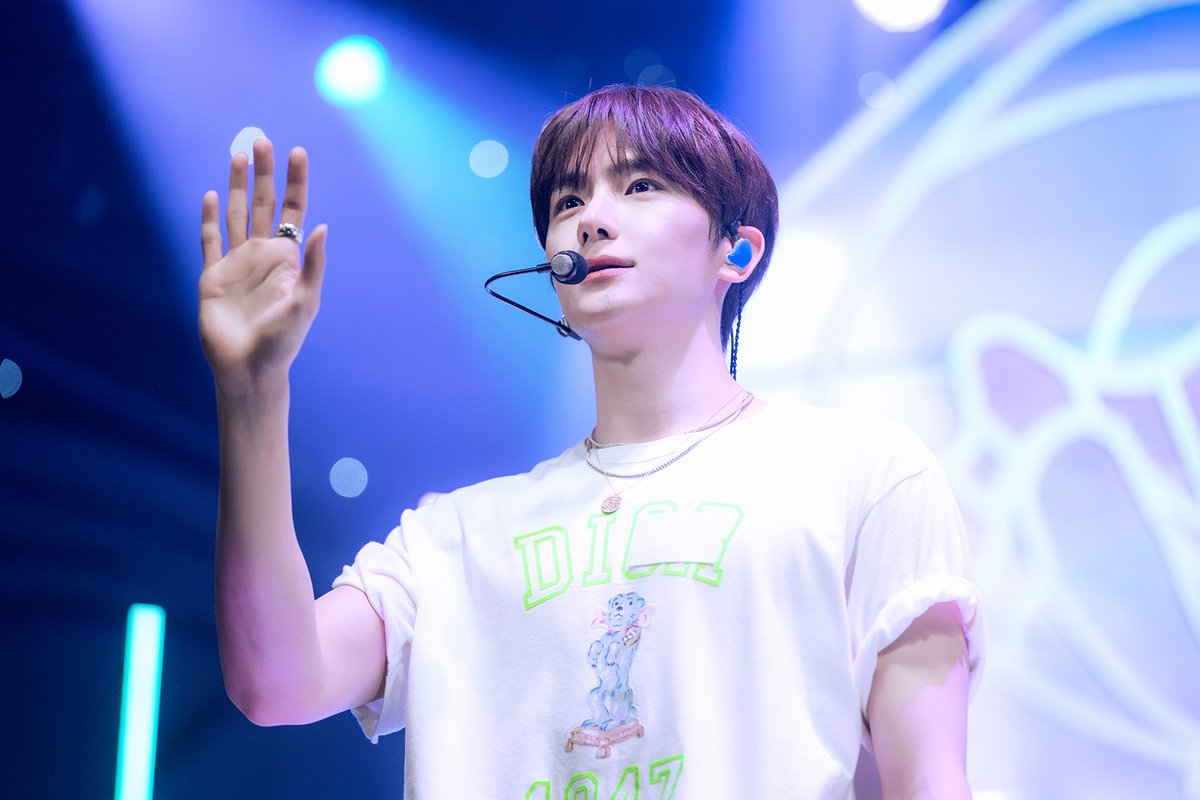 ❤240324 인기가요 #미션포토

🤗:잼얘 구다사이~ 잼얼 구다사이~

얼굴 보자마자 짱 큰 함박웃음 나오는😁
지상 최고의 개그맨✨ 최고의 웃수저🥄
🫧짱보이즈🫧 미공개 포토 보러 올 더비 다 모여..🤍

MORE🔗programs.sbs.co.kr/enter/gayo/vis…

#인기가요 #inkigayo #더보이즈 #THEBOYZ #Nectar <a href="/IST_THEBOYZ/">더보이즈(THE BOYZ)</a>