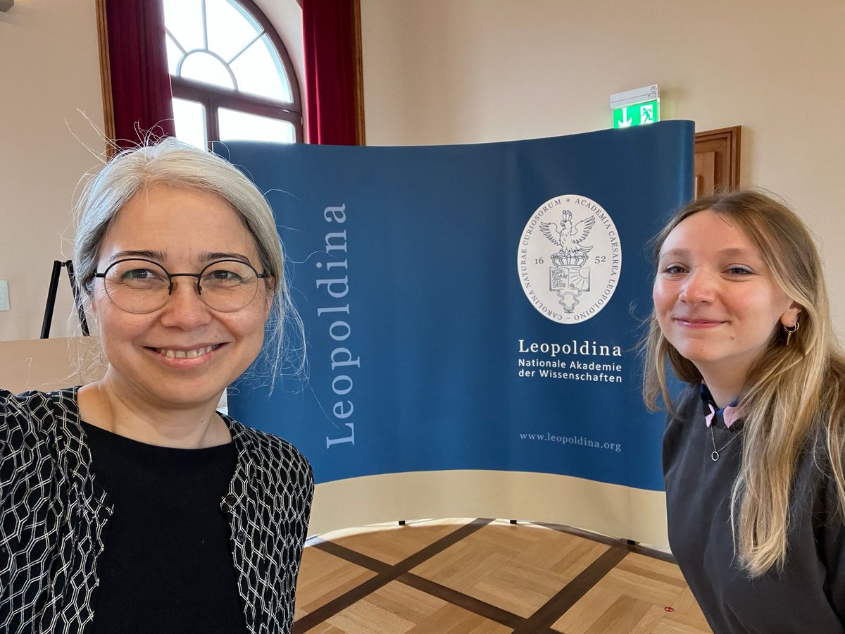 Wie soll Land zukünftig genutzt werden?
Die <a href="/Leopoldina/">Nationale Akademie der Wissenschaften Leopoldina</a> veranstaltet die 1. Zukunftswerkstatt zum Thema Landwende unter Leitung von Prof. Dr. <a href="/KatrinBGaese/">Katrin Böhning-Gaese</a> unterstützt vom <a href="/FraunhoferISI/">Fraunhofer ISI</a> 
Wir Sterntaucher sind tatkräftig mit Illustration,  Workshop &amp; Drehteams alle 5 Tage dabei.