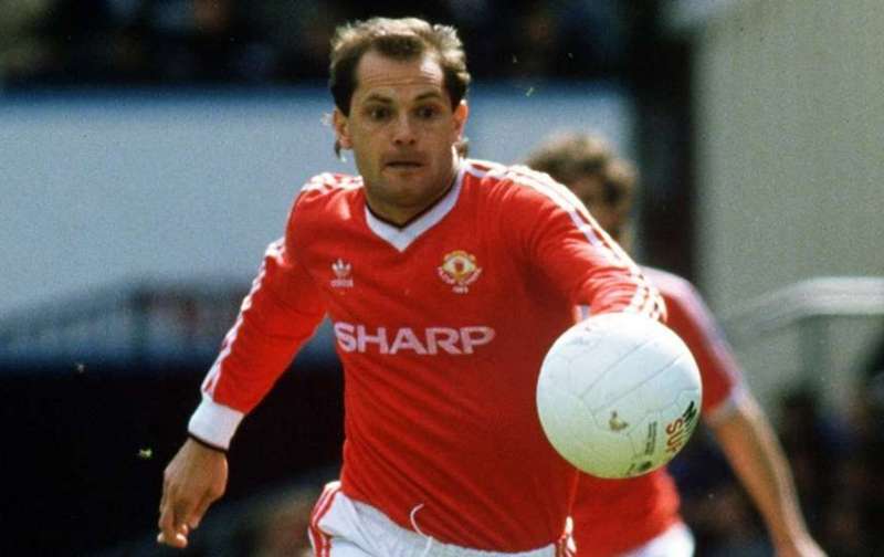 Remembering the superb Ray Wilkins who sadly left us 6 years ago today #mufc 🙏