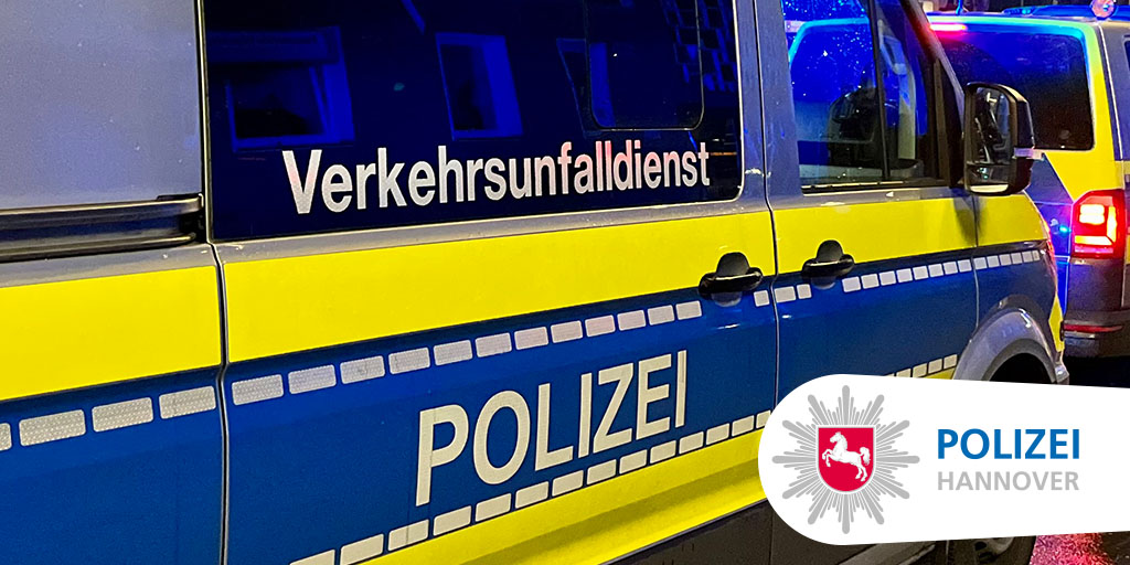 Polizei_Nds's tweet photo. 🔵 Nachtragsmeldung: 95-Jährige nach Verkehrsunfall in #Kleefeld verstorben 🔵
Bei einem Verkehrsunfall an der Berckhusenstraße am 25.03.2024 war eine 95-jährige Fußgängerin schwer verletzt worden. Die Frau verstarb am gestrigen Mittwochabend.
💻️ https://t.co/WE2IGWaTDF https://t.co/IRhPR8Qm6q