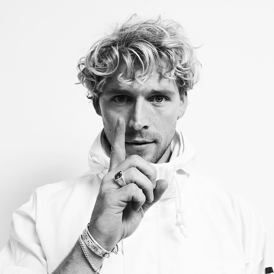 Vi kører en mere!! Billetter til Royal Arena 2 og Djurslands Bank Arena 2 er i salg nuuuu 🤩🤩🤩

bill.et/christopher

Tickets for added dates in Royal Arena, Copenhagen, and Djurslands Bank Arena, Aarhus, available now 🤩🤩🤩

Ticket link in profile instagr.am/p/C5VQNp0KVvz/