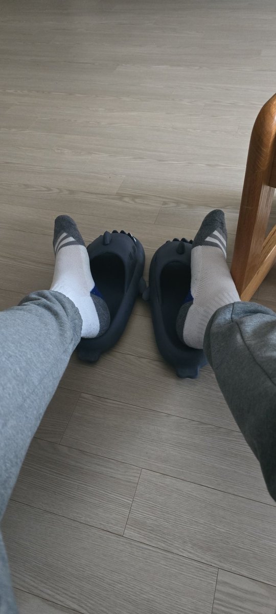 TicklishFootBoi tweet media