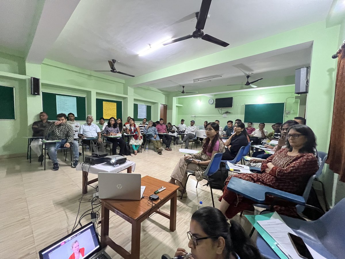 Tanya Wood from @CHS_Alliance is now addressing the participants on quality, accountability and transparency. #HumanitarianRosterTraining @humanaidint @LOCAL_India_23