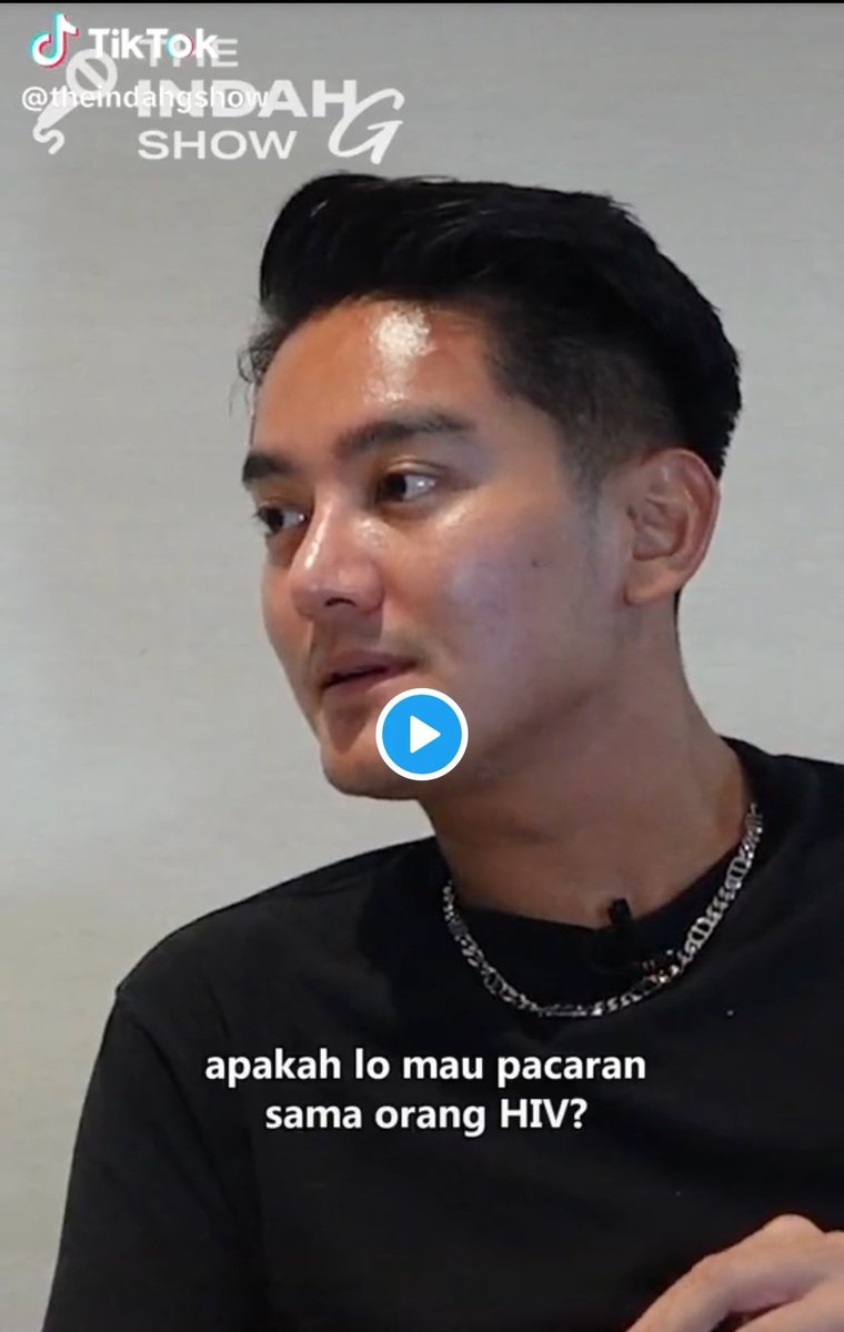 👩 apakah kmu mau pacaran orang  hiv? 
Boy William : engga
