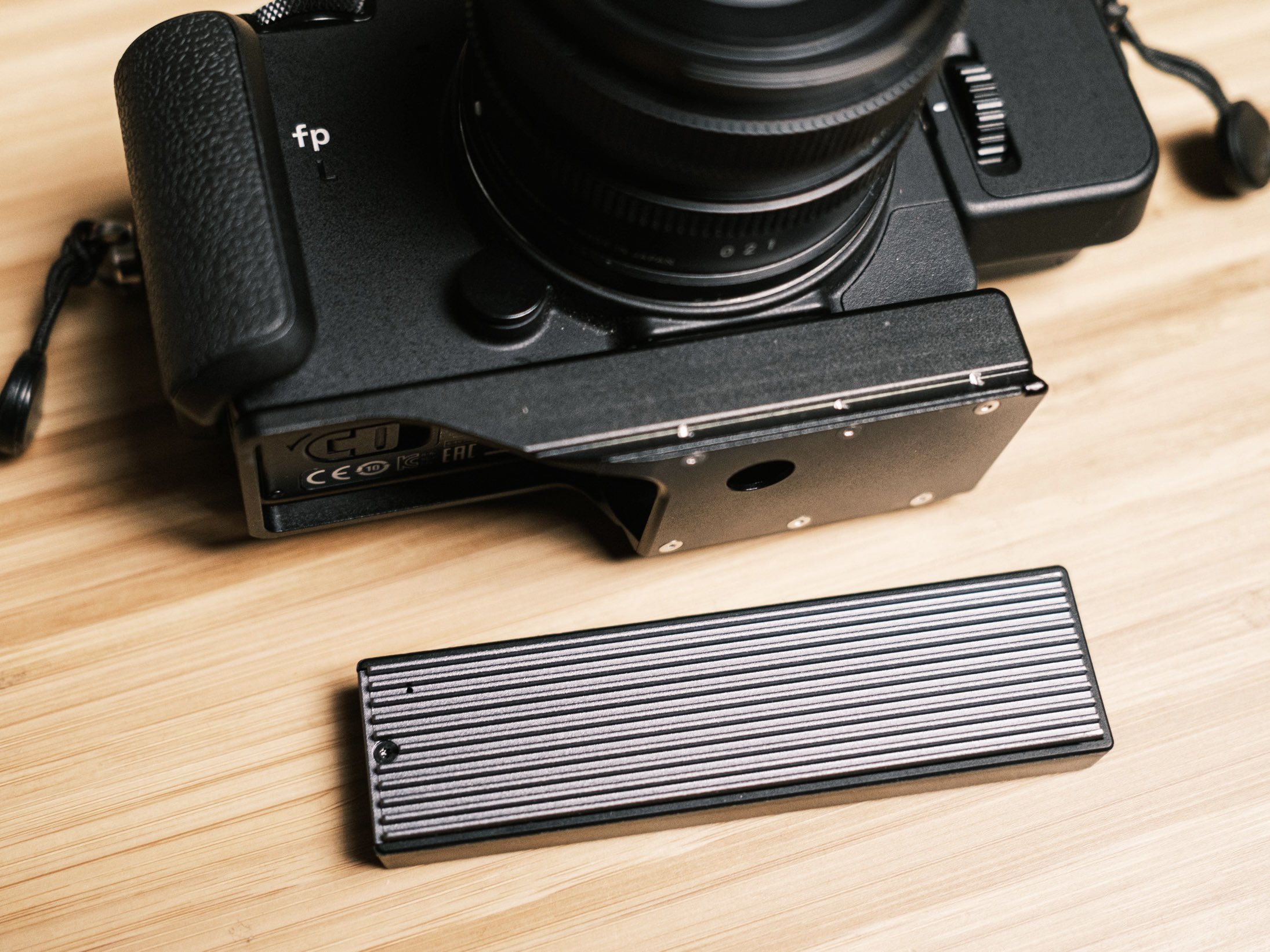 国内未発売 sigma fp SSDマウントセット 国内未発売 sigma fp SSDマウントセット さらに進化！SIGMA fpと