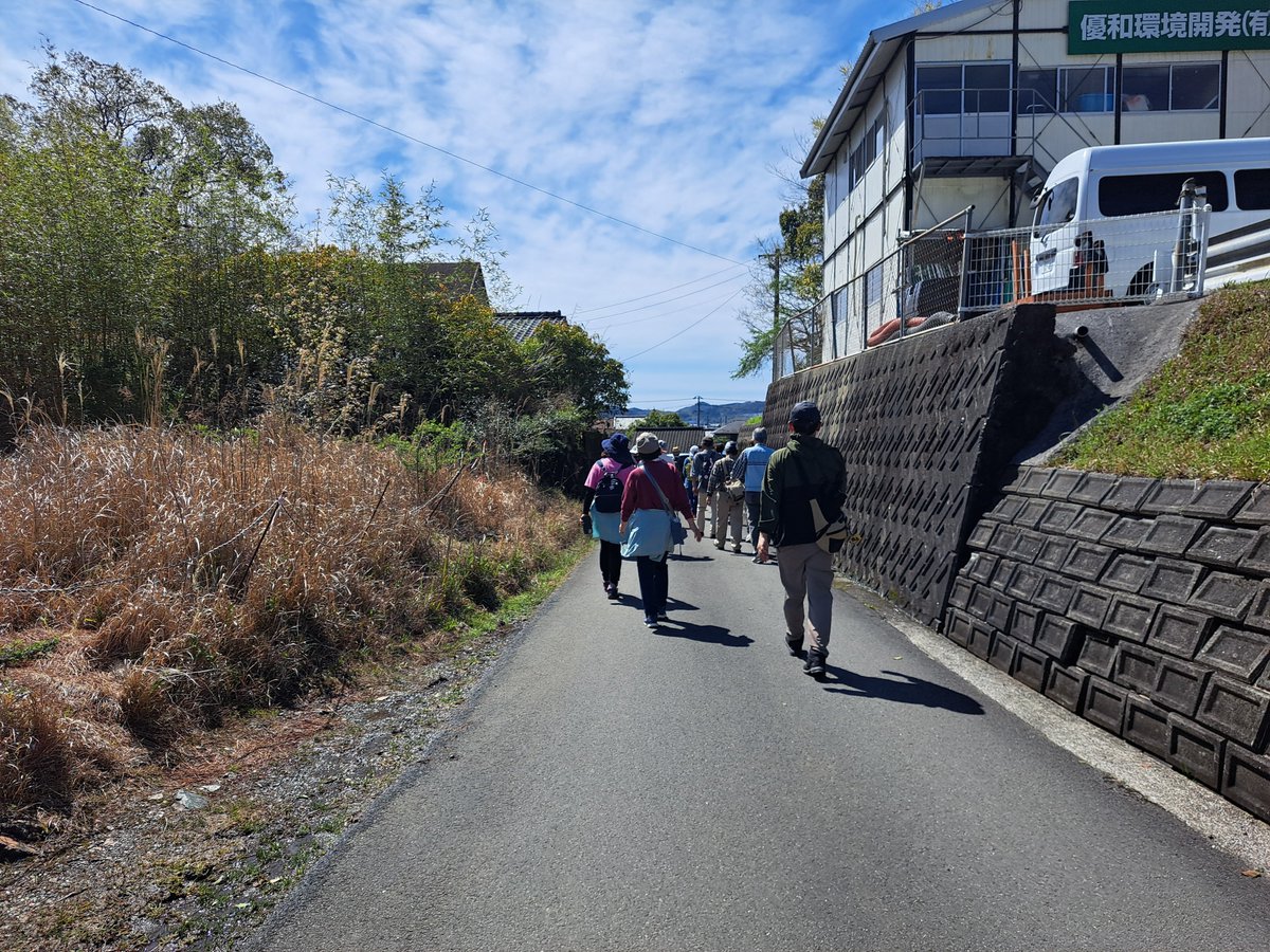 WelcomeNankoku's tweet photo. \\南国市観光案内人の会のガイドウォーク//
3月29日に開催した「桜の名所　岡豊城址散策」の様子です。
とてもいいお天気の中、みんなで楽しく散策してきました！
4・5月ガイドウォーク予定
●4/19（金）「抹茶と牡丹の花咲く国分寺ウォーク」
●5/15（水）「土佐国分寺「あまちゃ」行事参加ウォーク https://t.co/Vevc56srwJ