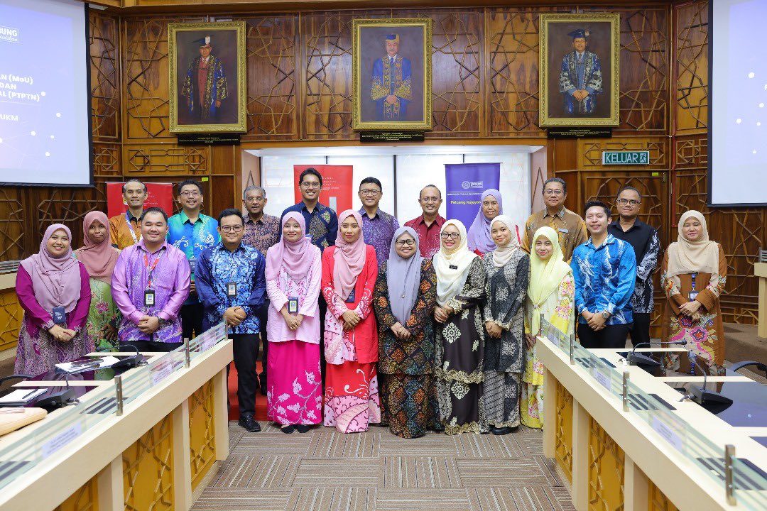 Universiti Kebangsaan Malaysia (UKM) menjalin kerjasama strategik dengan Perbadanan Tabung Pendidikan Tinggi Nasional (PTPTN) hari ini. Berita di shorturl.at/lLN36 #UKM #UniversitiWatanKita #IlmuMutuBudi #UKMSharing