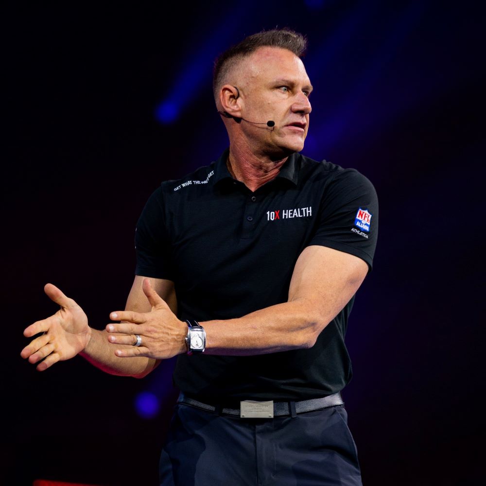 This is Gary Brecka.

He's the man who saved the life of UFC president Dana White.

Gary applied a biohacking protocol on Dana that tripled his life expectancy.

Here's that protocol: