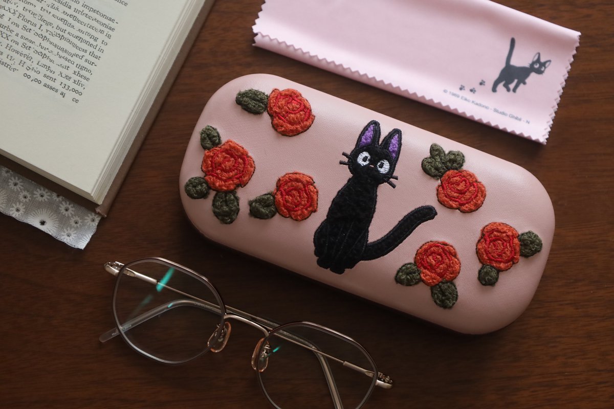 ⭐️再入荷⭐️ 2018年発売のアイテムが復刻！ 相良刺繍やチェーン