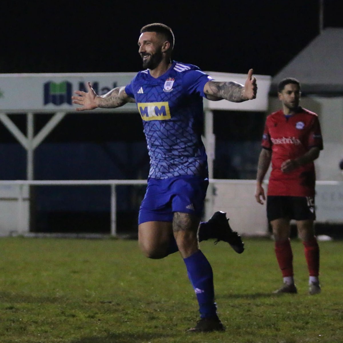 squiresgatefc's tweet photo. 🤙 𝗧𝗵𝗲 𝗠𝗮𝘁𝗰𝗵 𝗪𝗶𝗻𝗻𝗲𝗿!

😮‍💨 @JoshFew8 off the bench, and netting the winning goal!

📸 @OLDBLUEFOX 
🔷 #WeAreGate | @JTA__Media https://t.co/nKpX0pkFvA