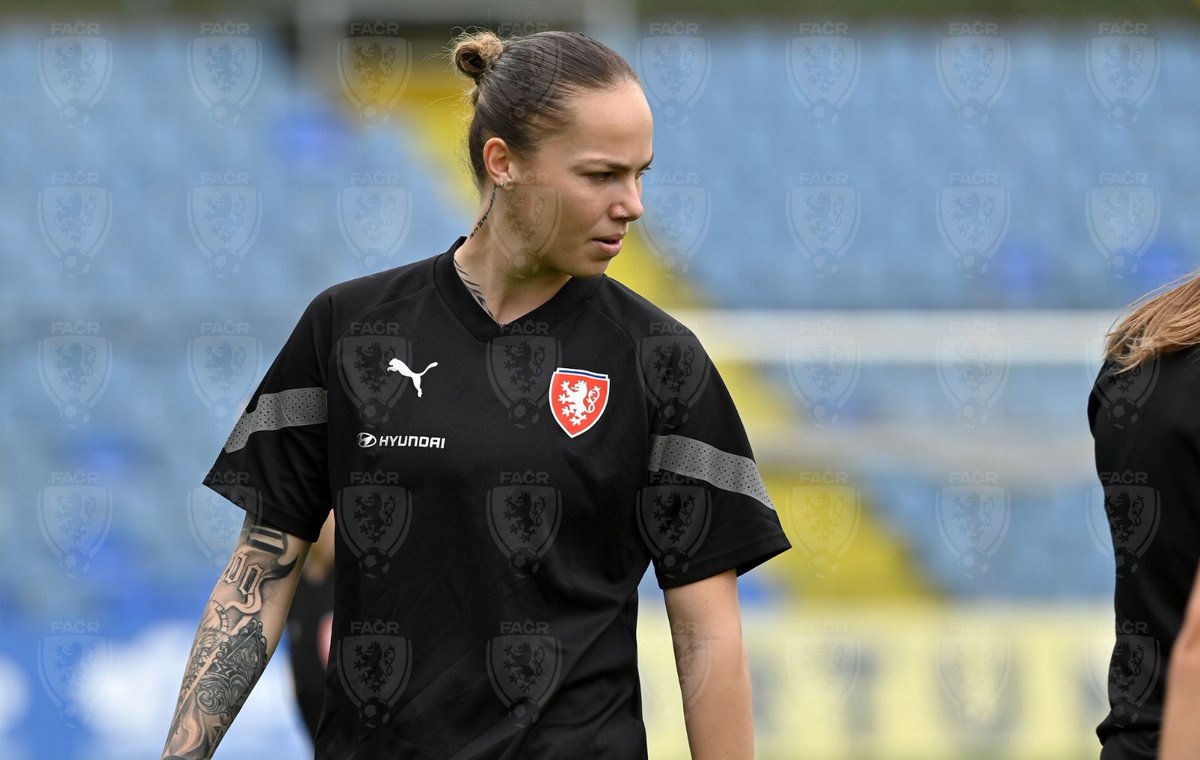 Las chicas de la selección checa🇨🇿 para la Eurocopa están listas para enfrentarse a la selección española en el estadio de Burgos
Las jugadoras nominadas como Katerina Svitková del @ChelseaFCW o Andrea Stašková, del @ACMilan, conocen ya lo que es jugar a alto nivel #Eurocopa2025